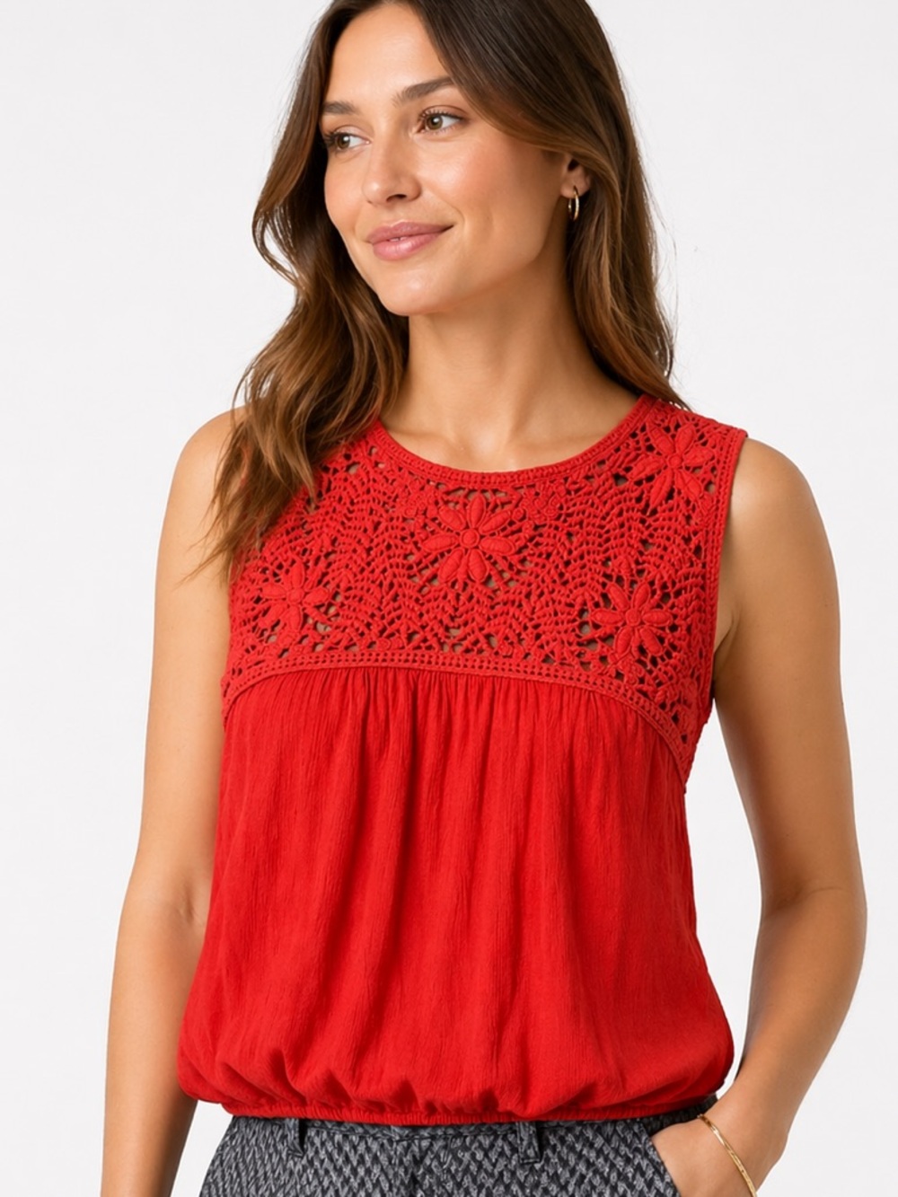 Cute top with bubble waist.